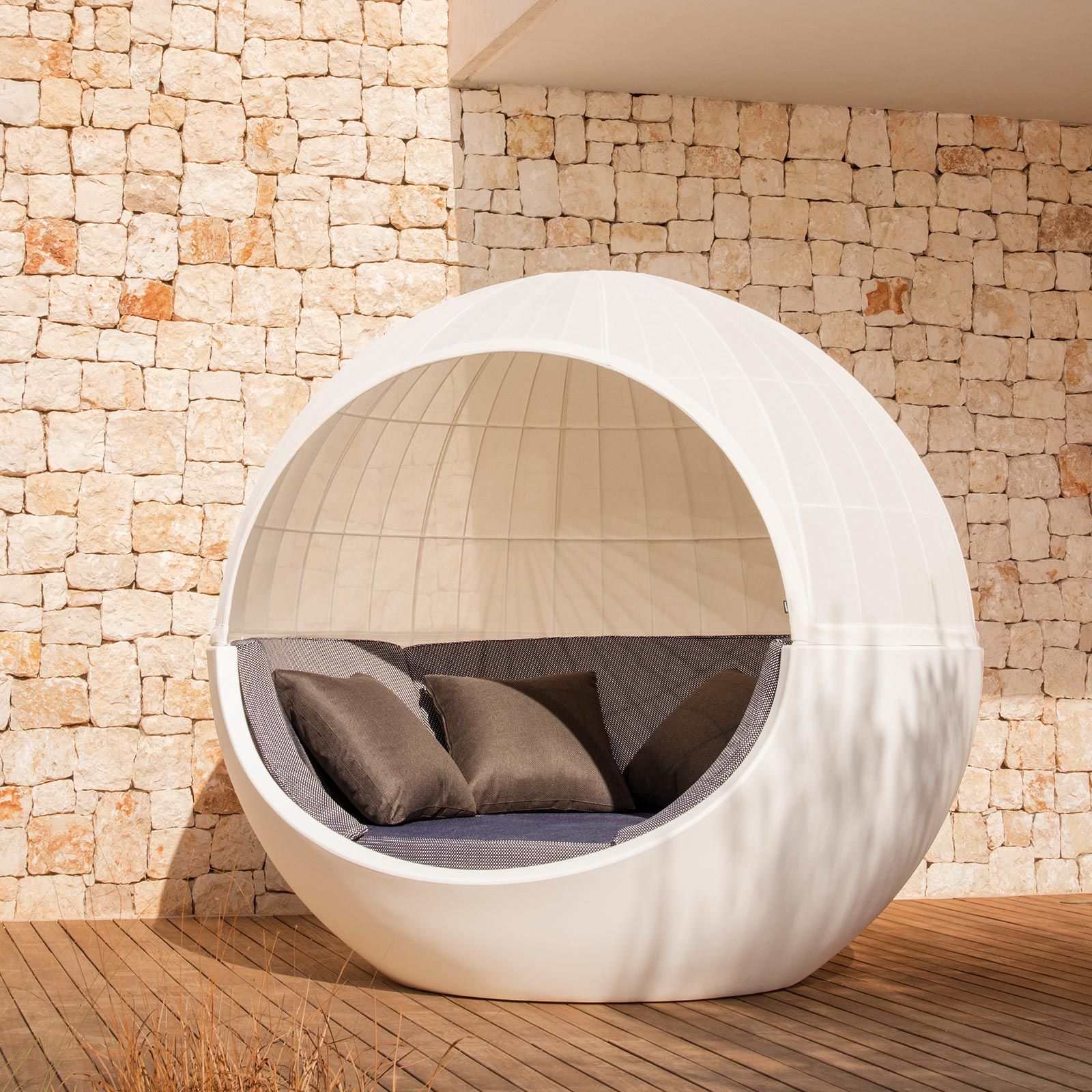 MOON DAYBED