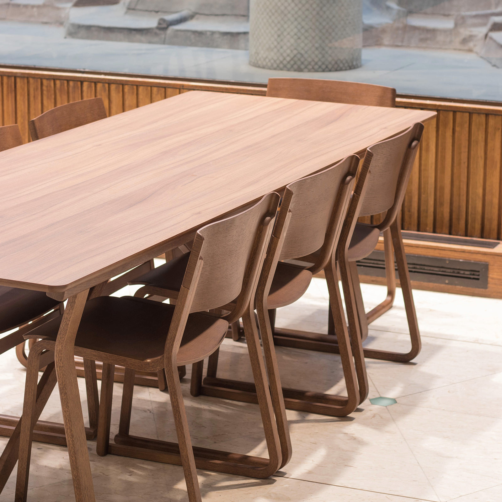 Innovative Folding Table New Design Redefines Space Efficiency