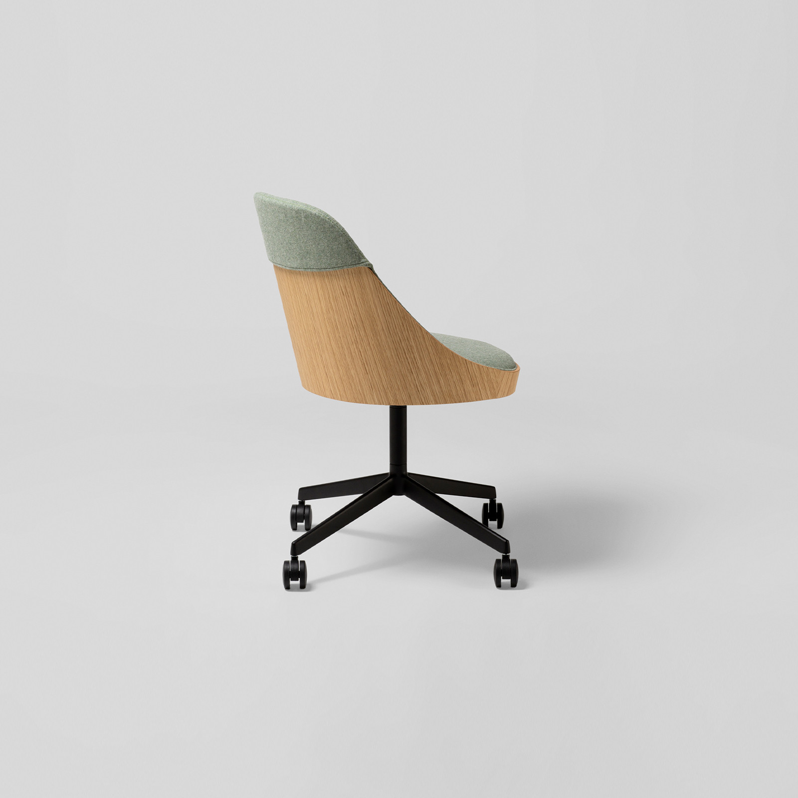 KAIAK CONFIDENT CHAIR