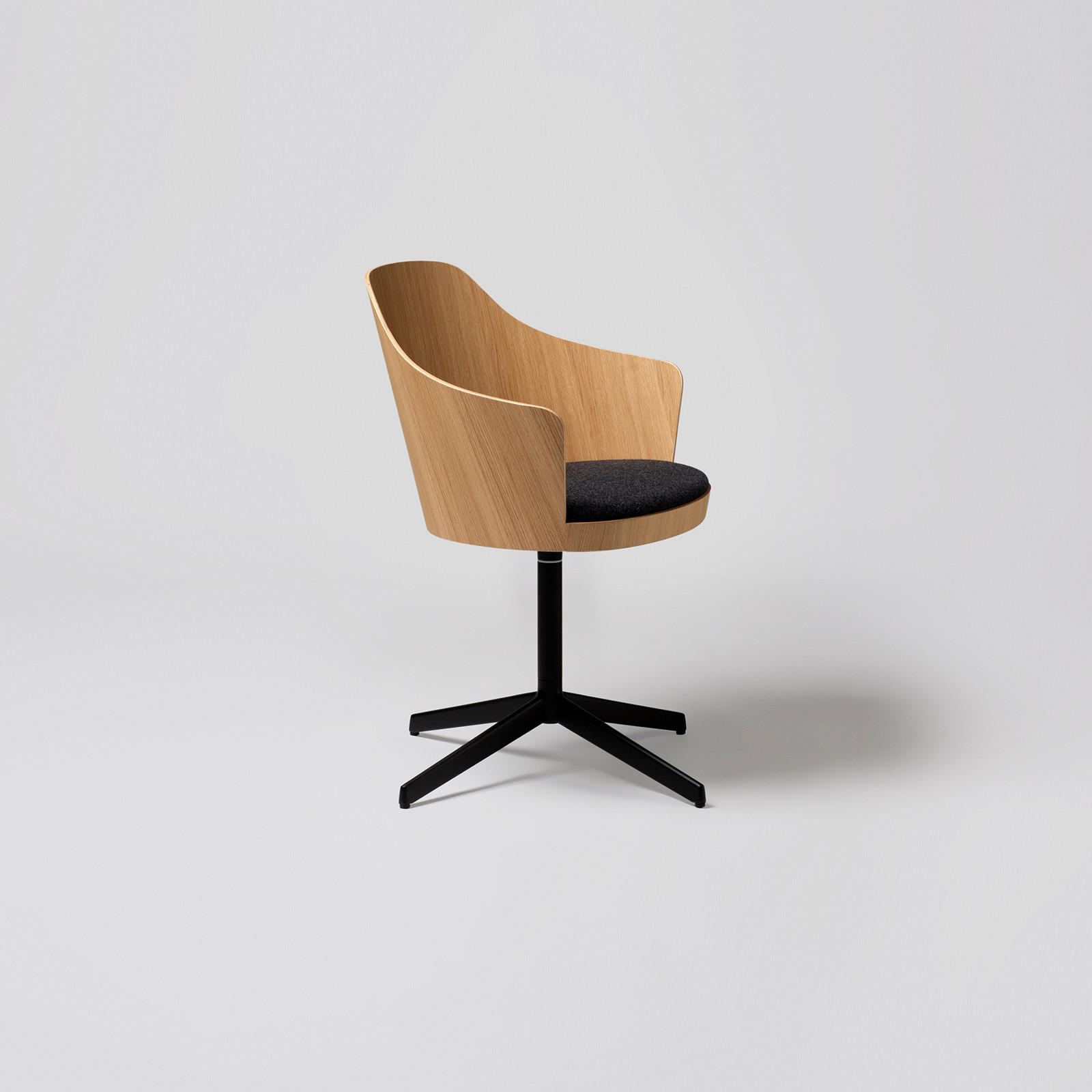 KAIAK CONFIDENT CHAIR