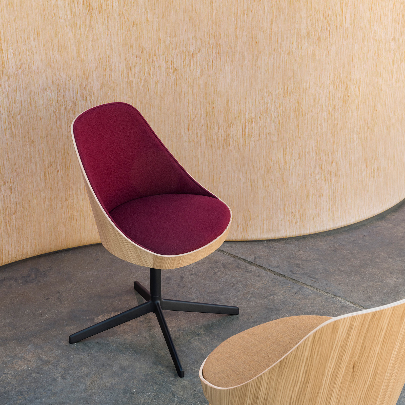 KAIAK CONFIDENT CHAIR