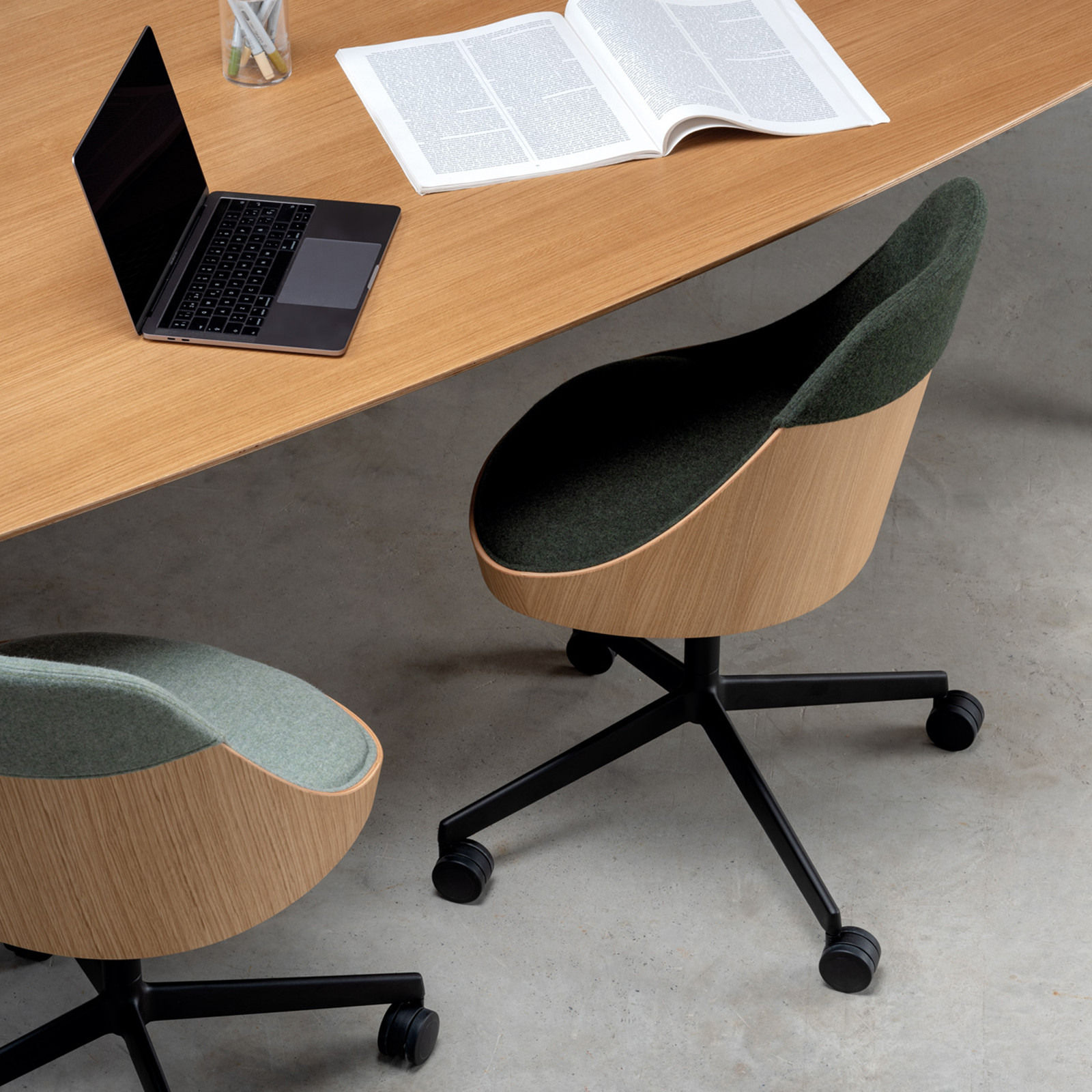 KAIAK CONFIDENT CHAIR