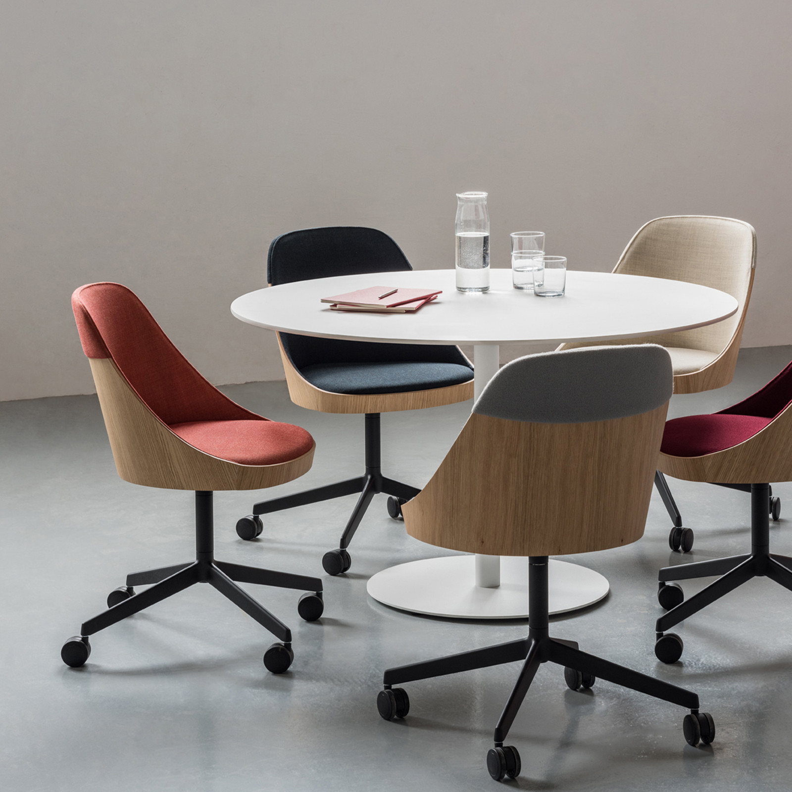 KAIAK CONFIDENT CHAIR