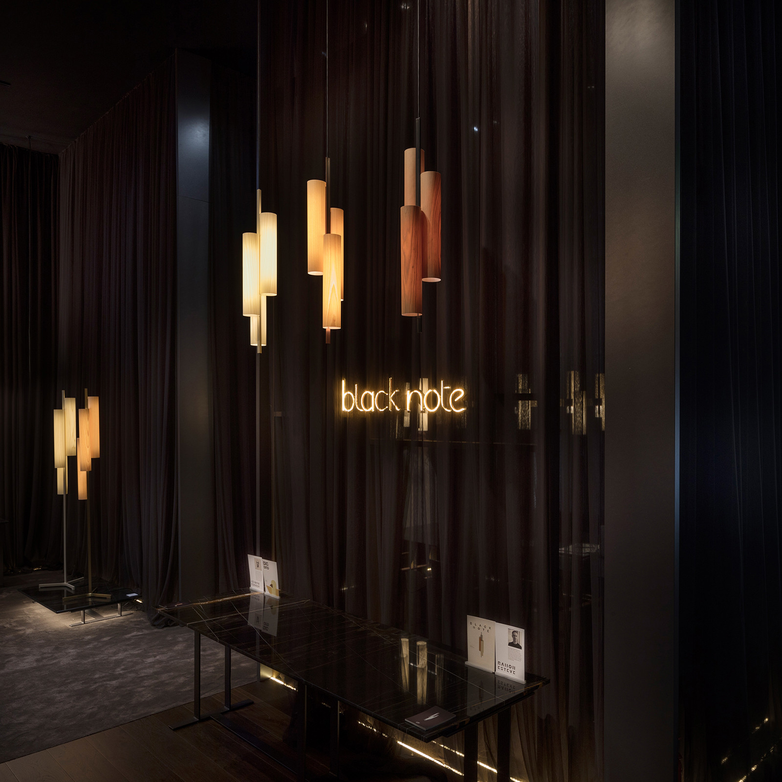 BLACK NOTE SUSPENSION LAMP