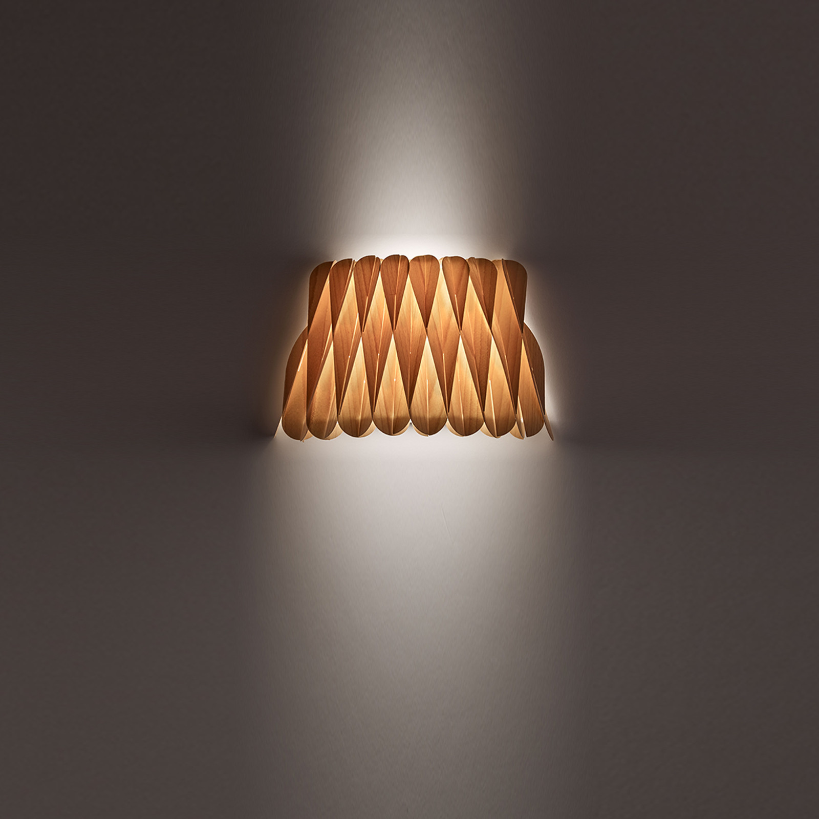 LOLA WALL LAMP