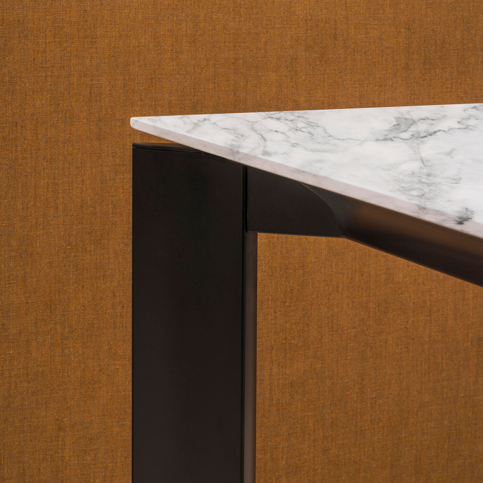 EXTRA CONFERENCE TABLE