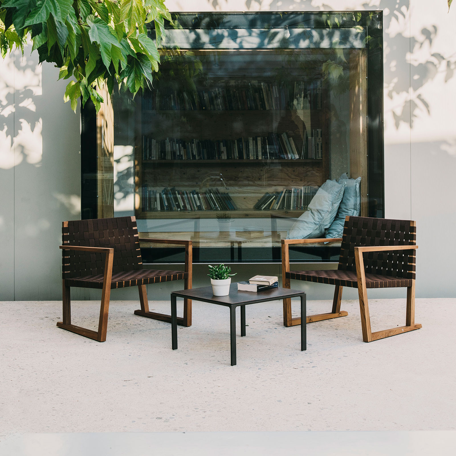 SERENA OUTDOOR LOUNGE CHAIR