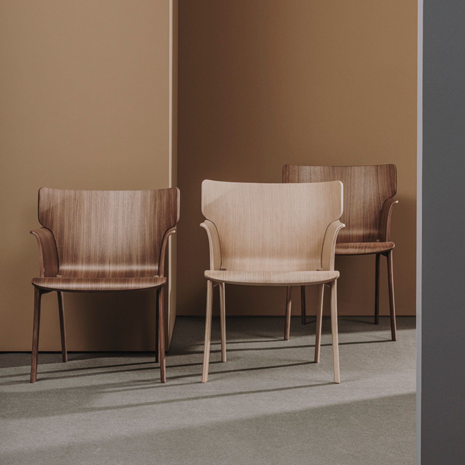 ADELA REX LOUNGE CHAIR