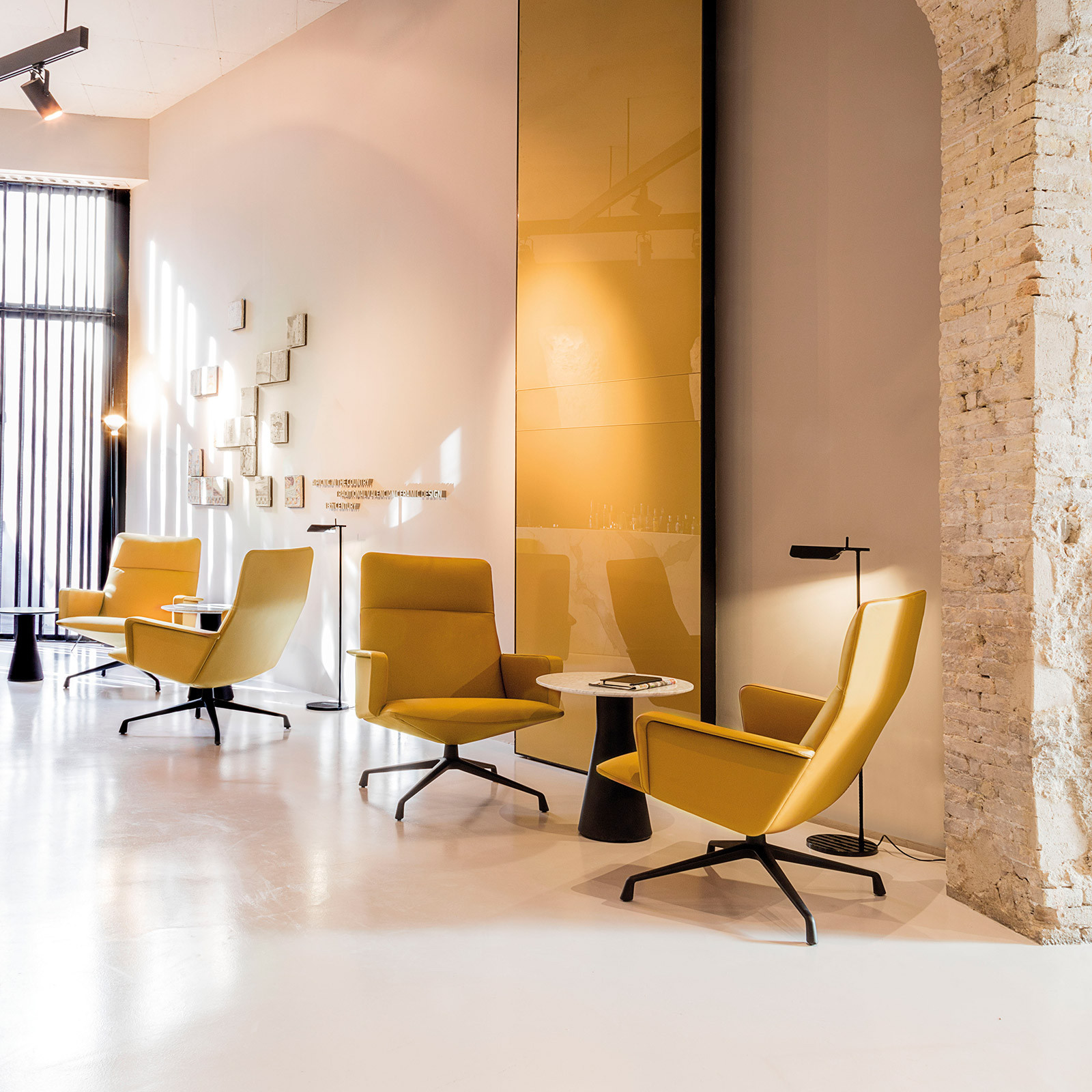 REVERSE OCCASIONAL TABLE