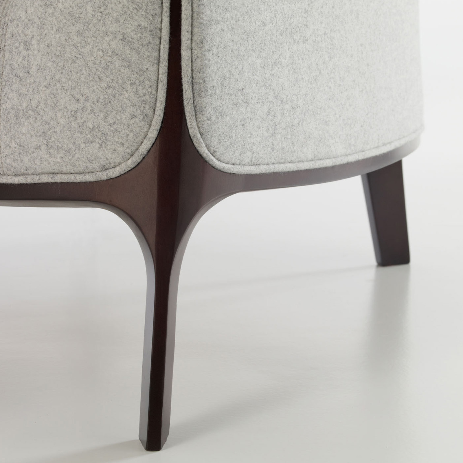 CATHERINE LOUNGE CHAIR