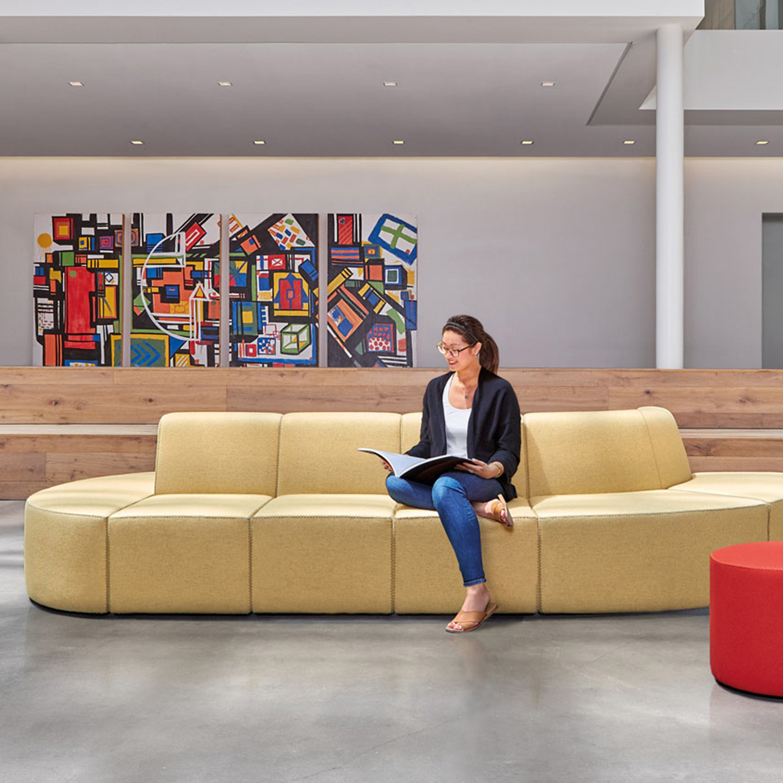 NEIGHBORHOOD LOUNGE CHAIR