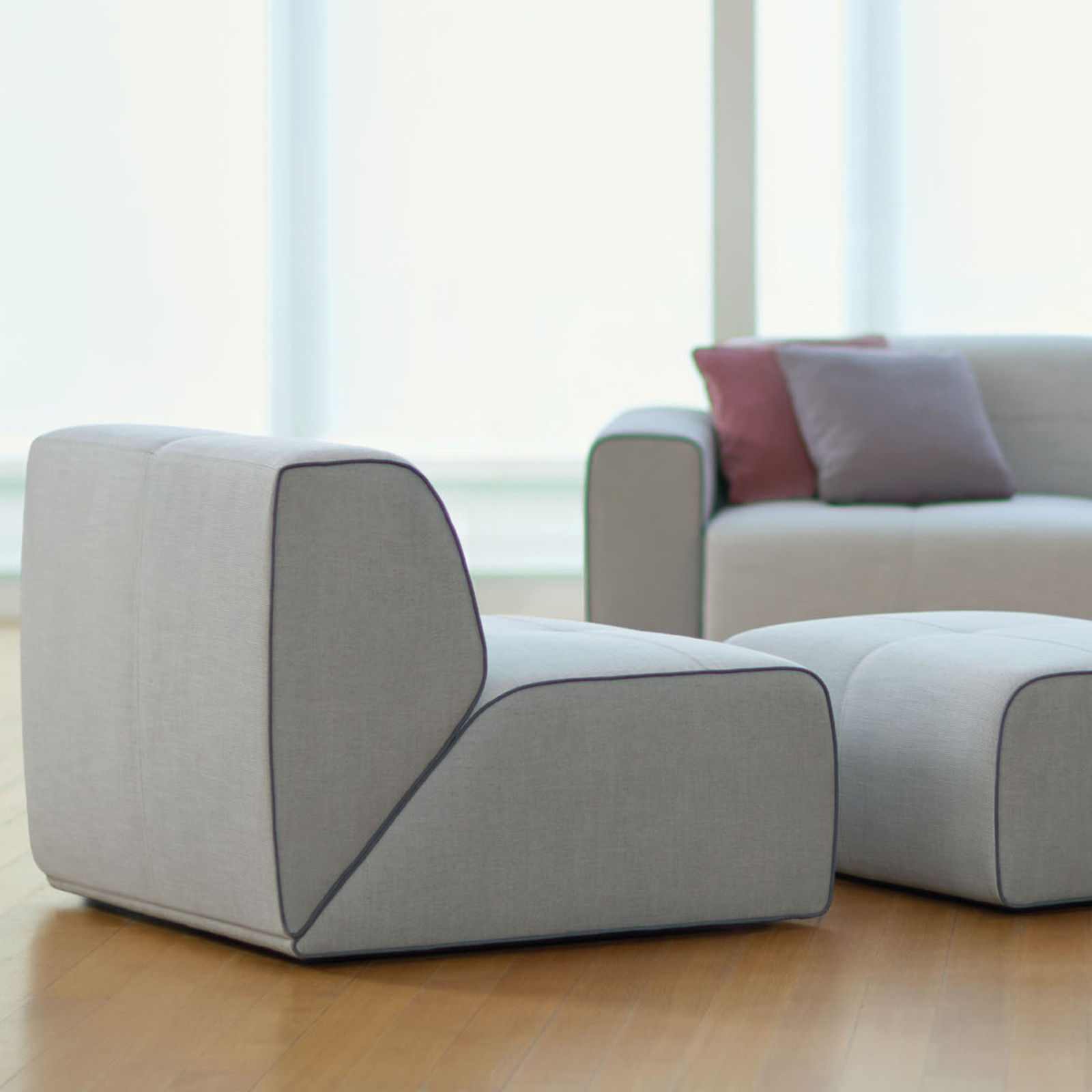 VALENTINA LOUNGE CHAIR