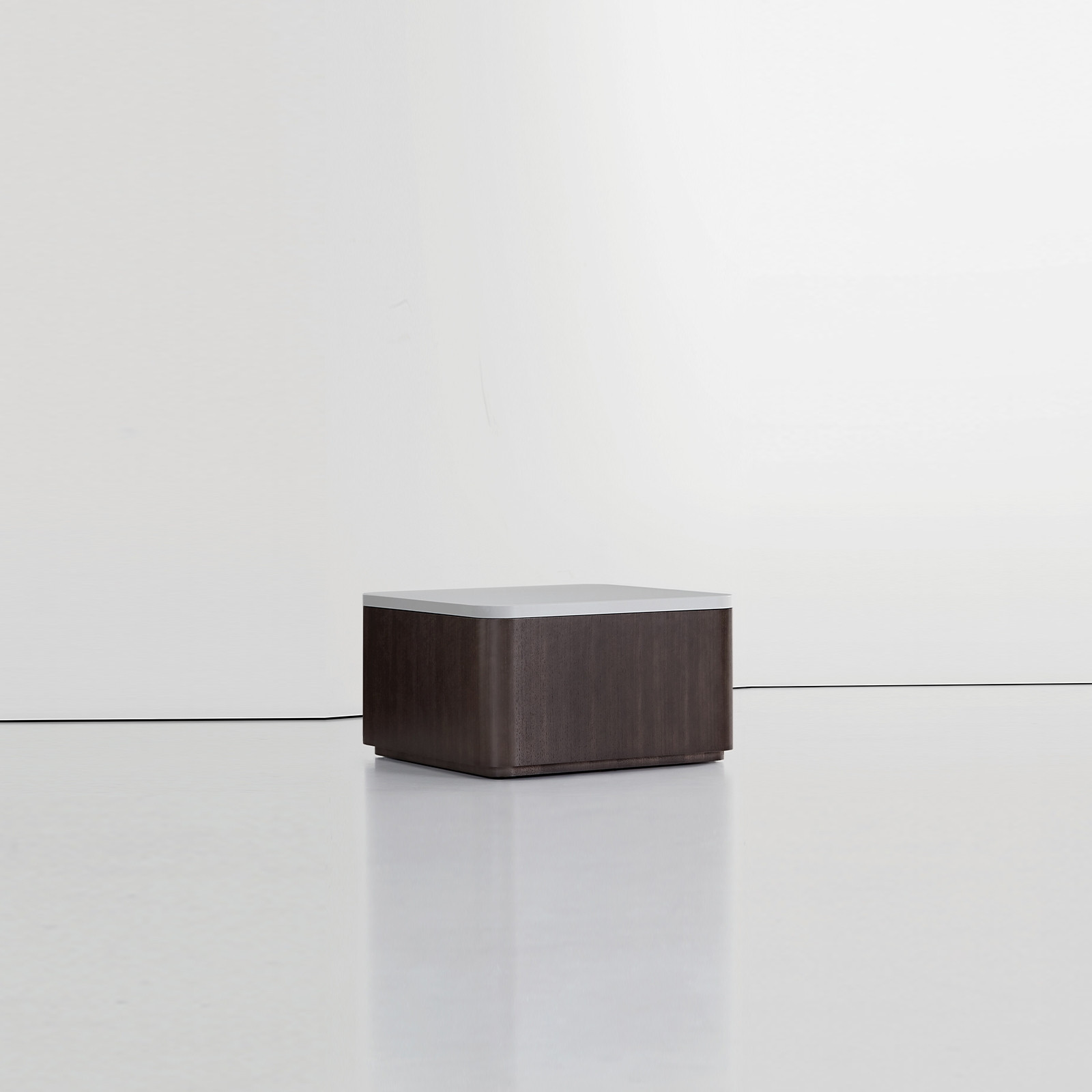 ELEVATION DRUM TABLE