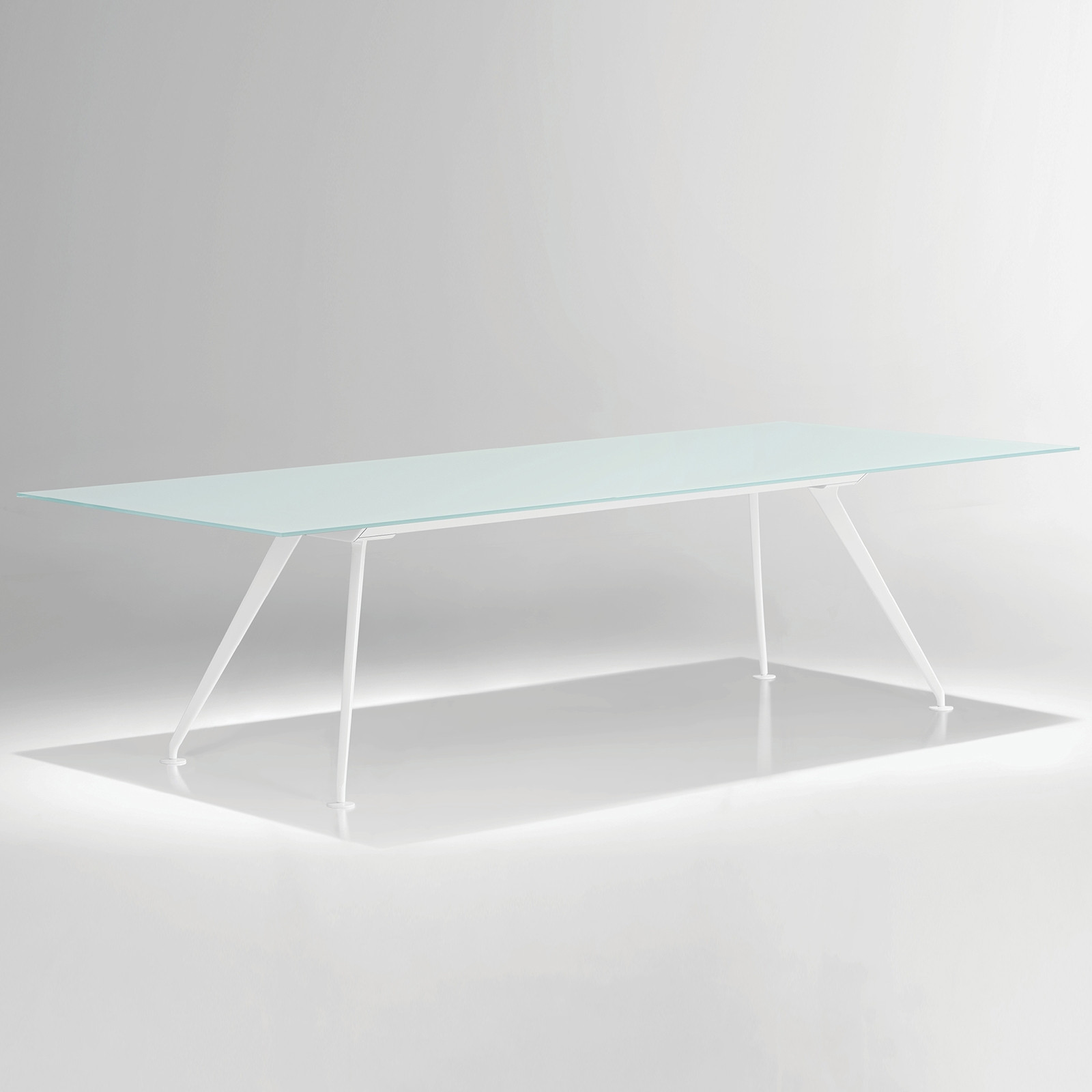 PARALLAX TABLE