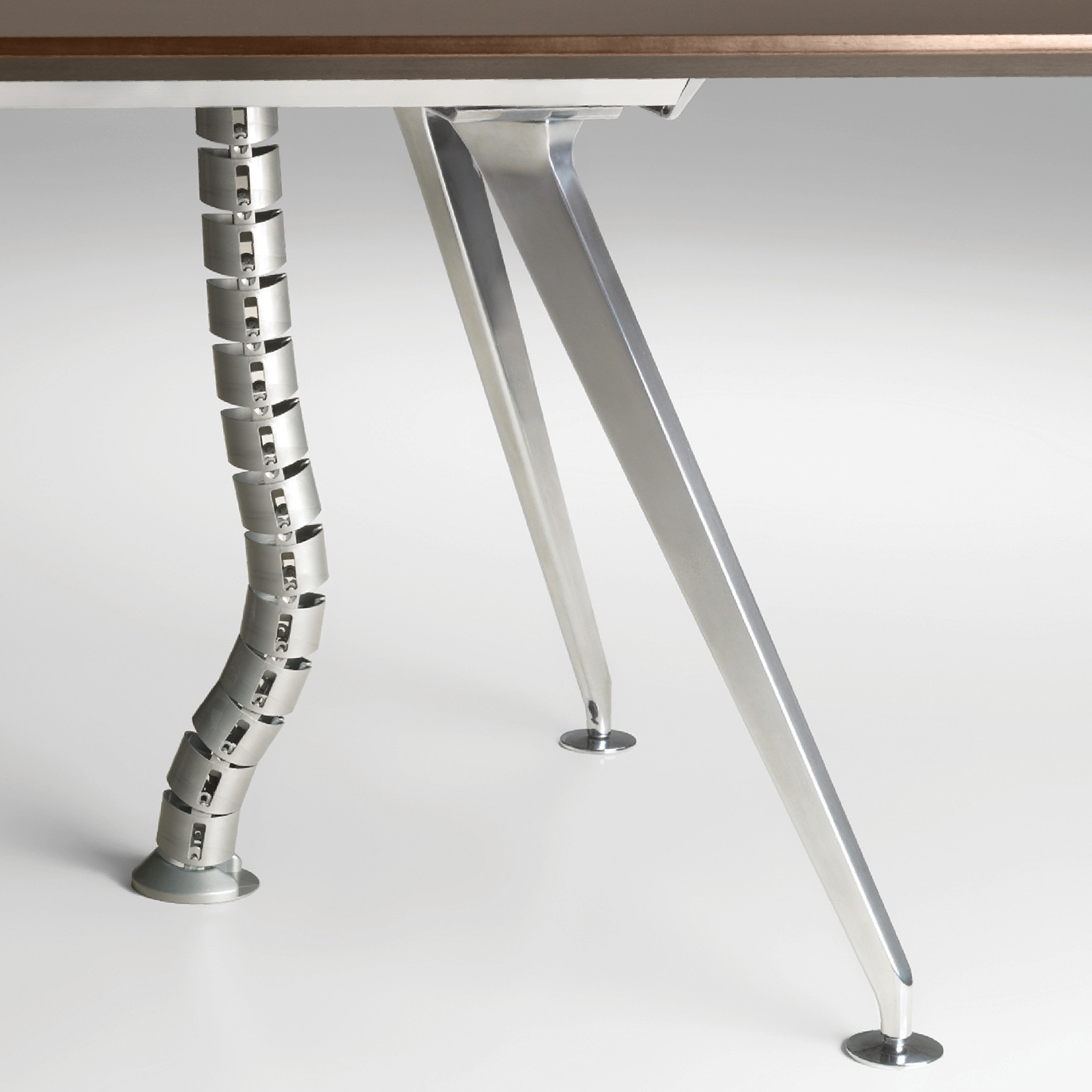 PARALLAX TABLE