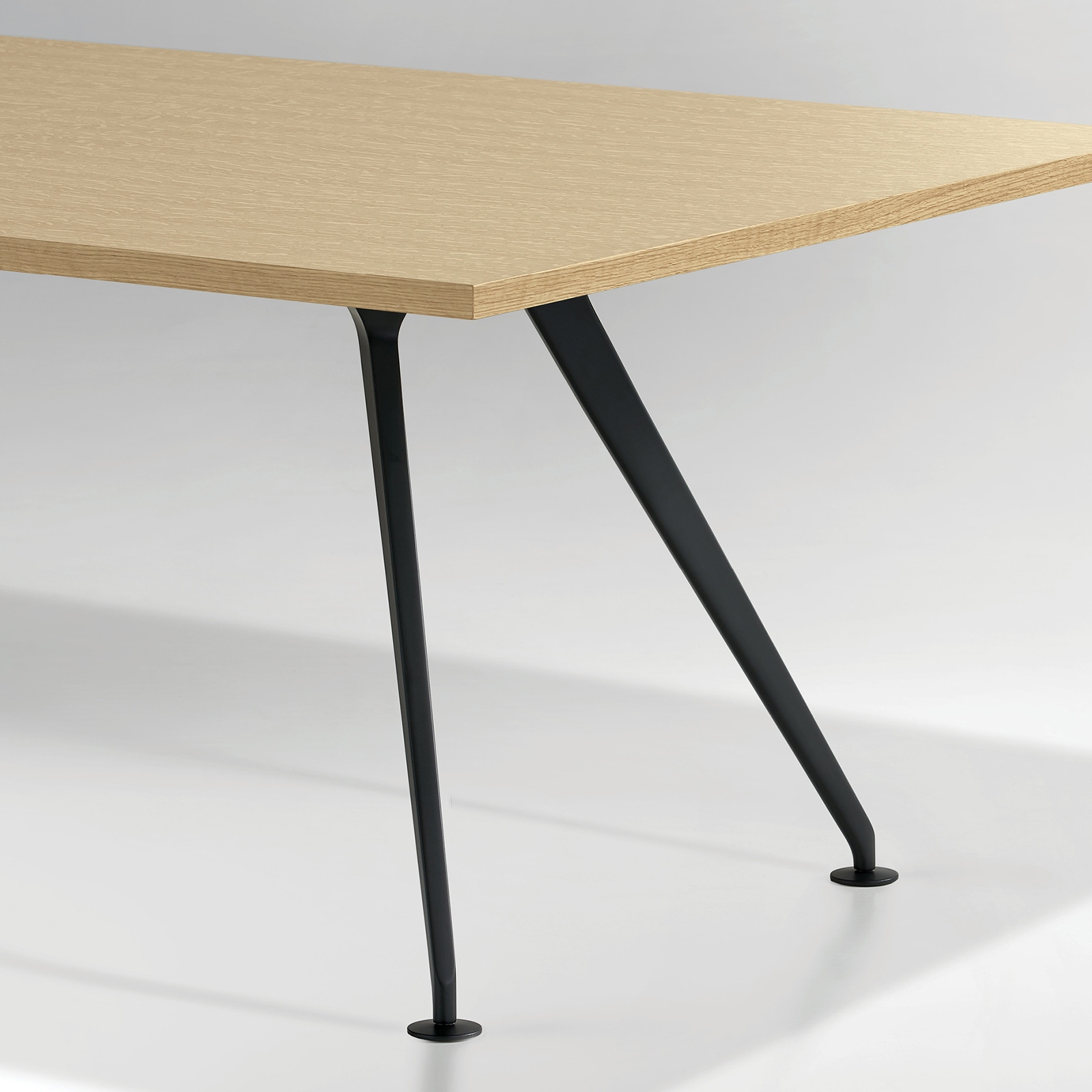 PARALLAX TABLE