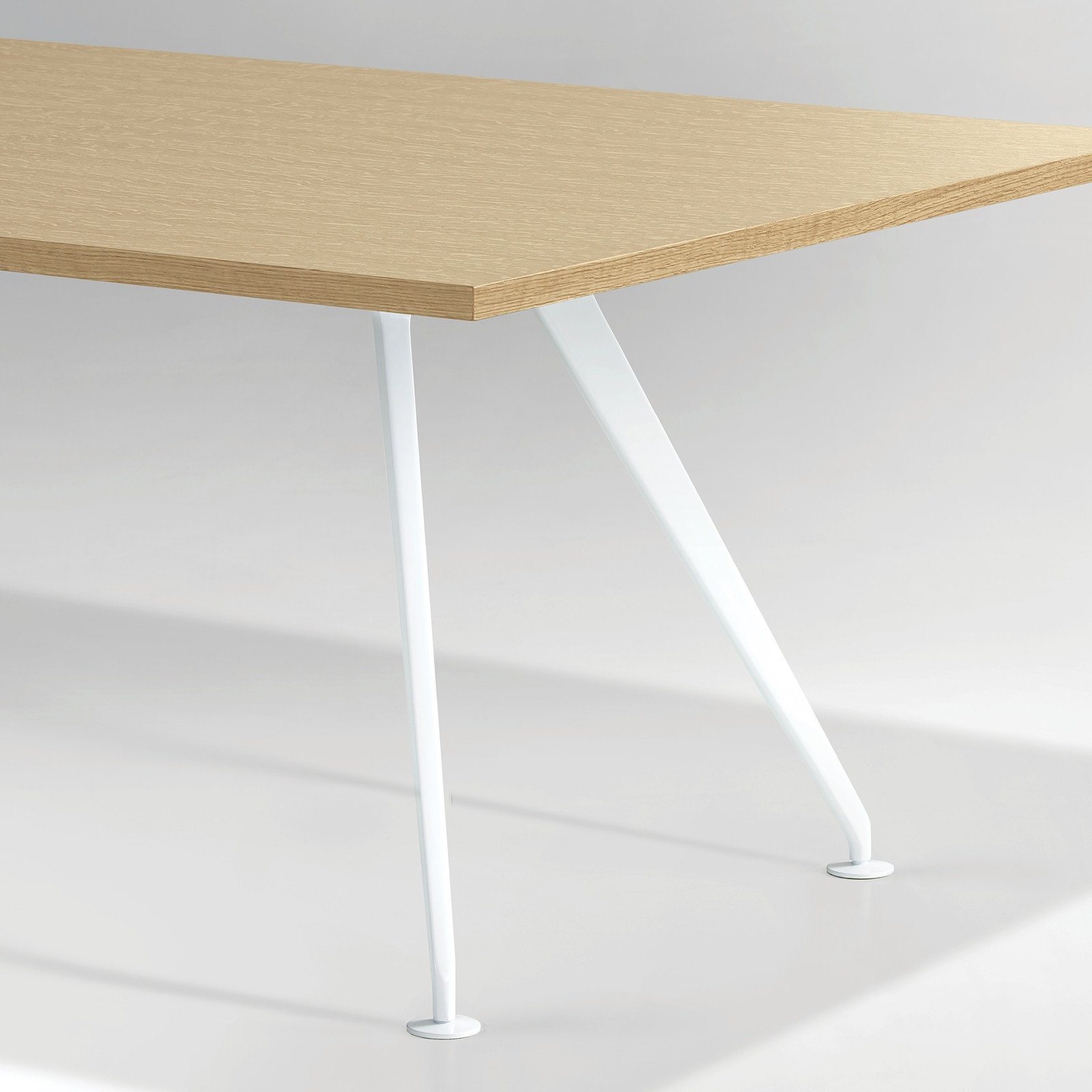 PARALLAX TABLE
