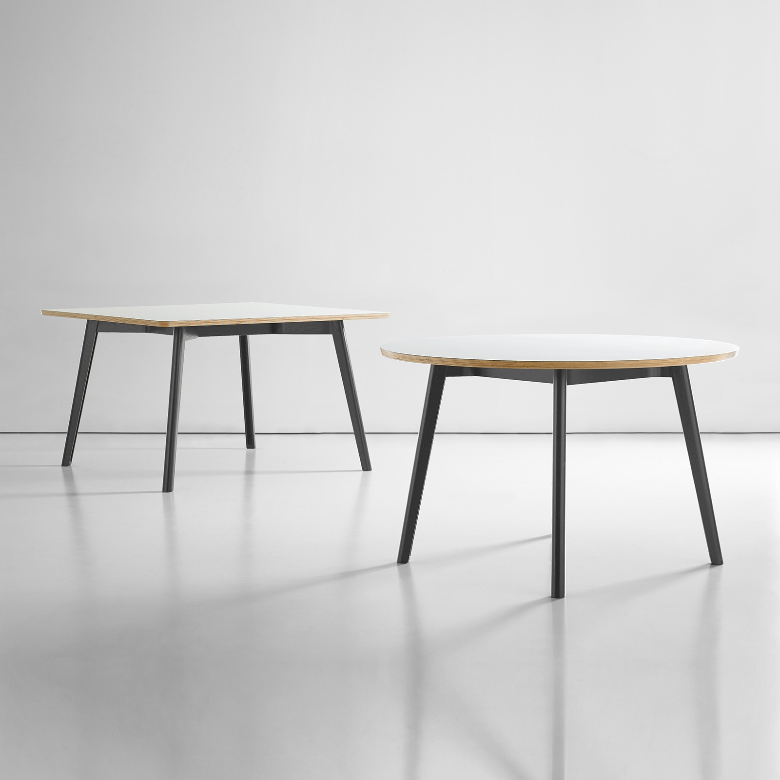 SOLEM TABLE