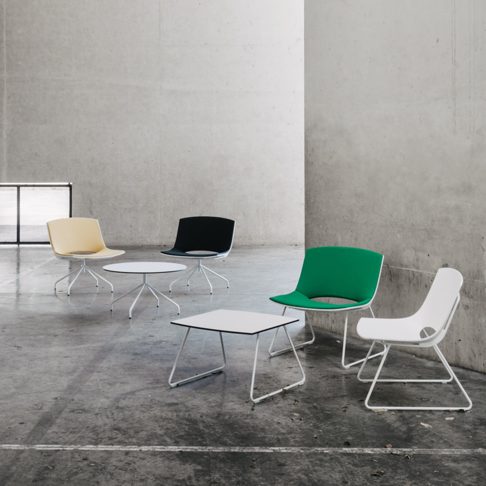 OH! OCCASIONAL TABLE