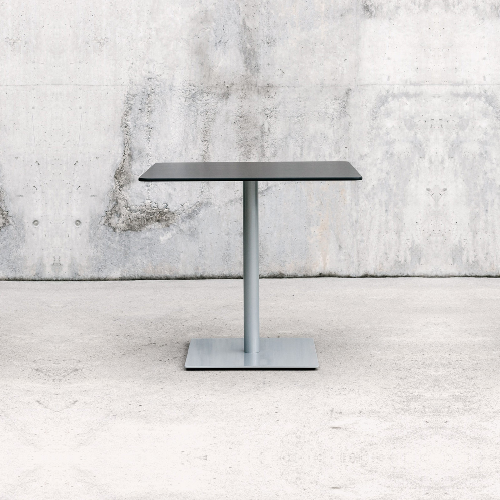 PUNTO TABLE