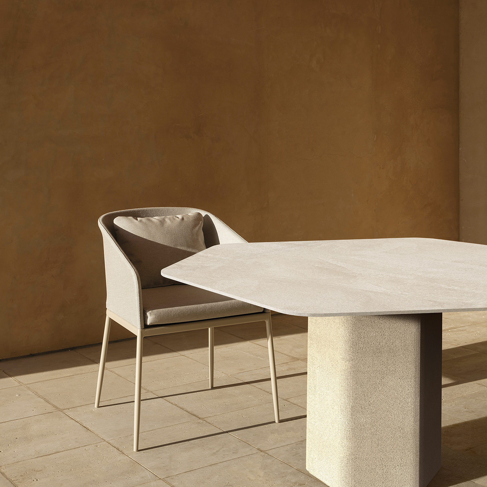 TALO DINING TABLE