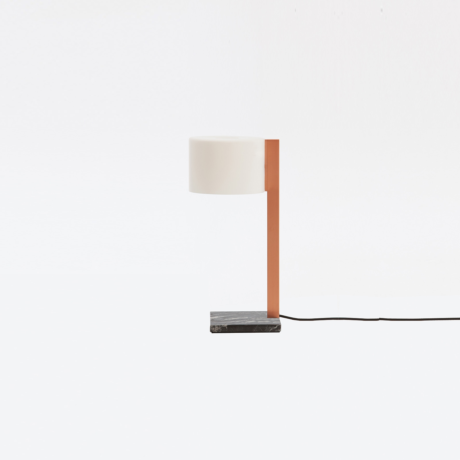 BETA TABLE LAMP
