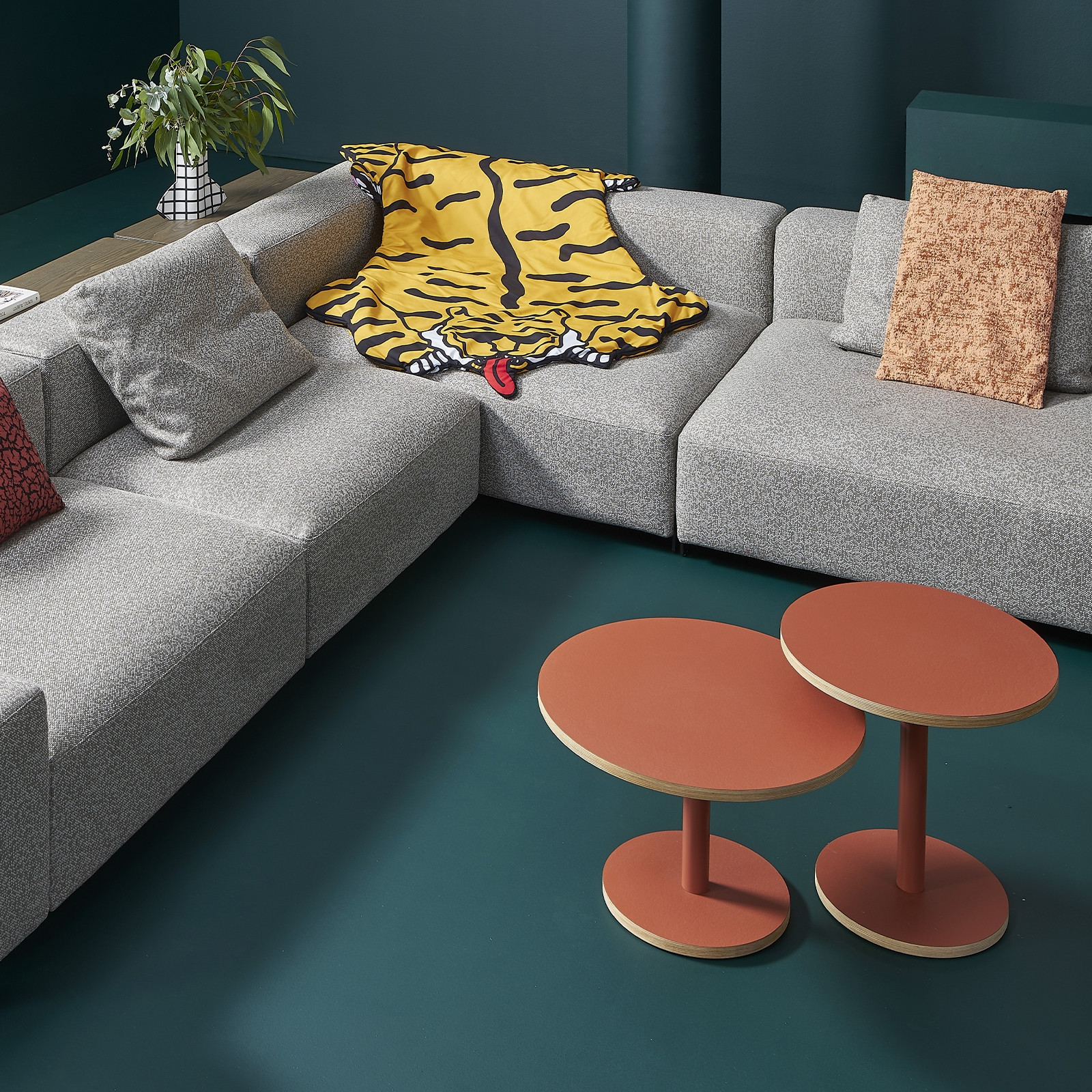 DUMBBELL OCCASIONAL TABLE