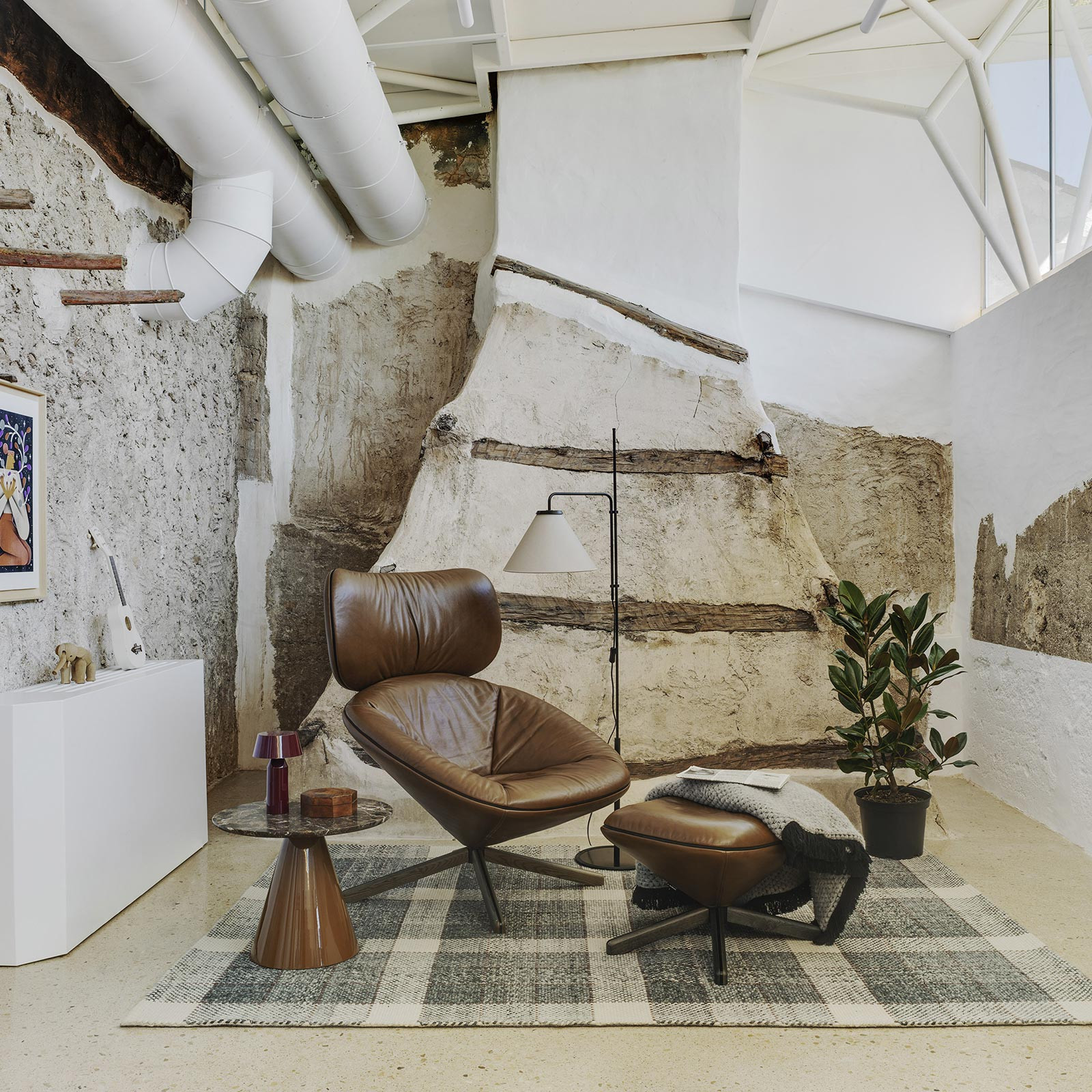 PION OCCASIONAL TABLE