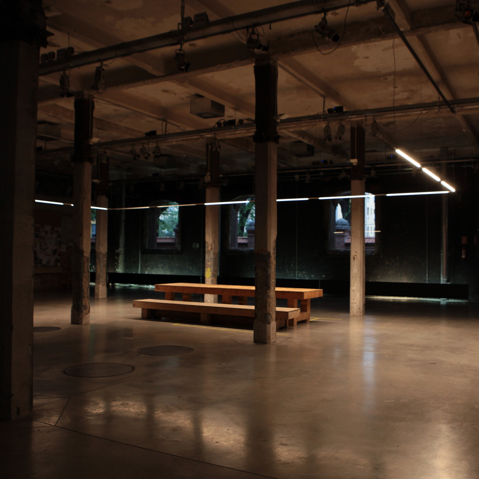 SLIM SUSPENSION LIGHTING SYSTEM