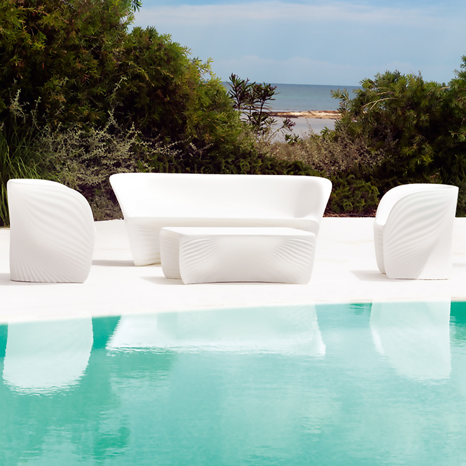 BIOPHILIA LOUNGE CHAIR