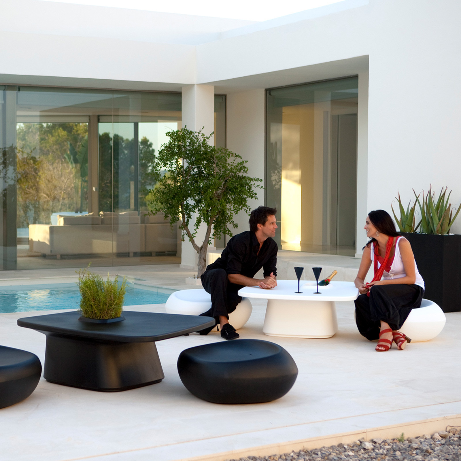 NOMA OCCASIONAL TABLE