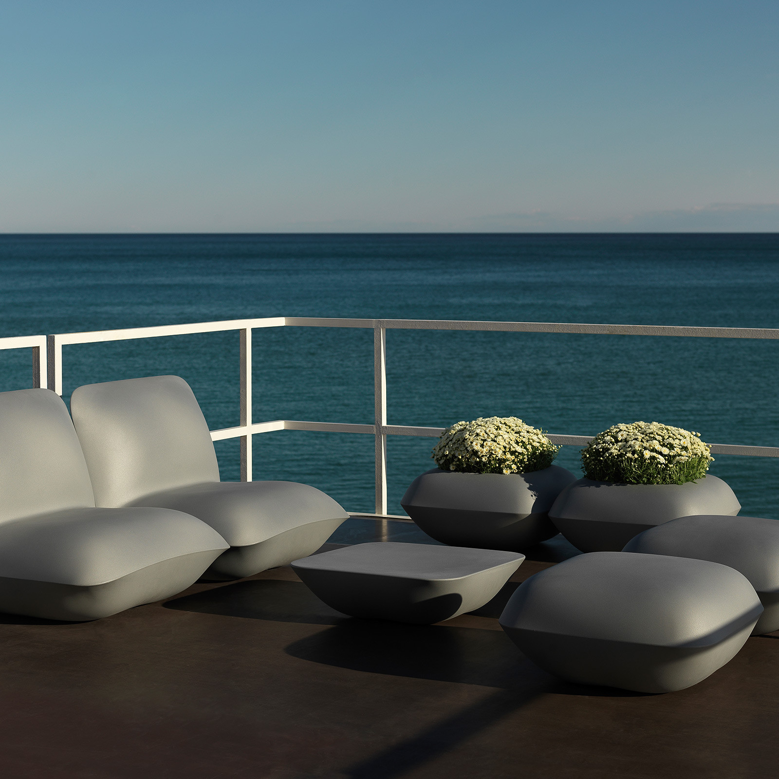 PILLOW OCCASIONAL TABLE