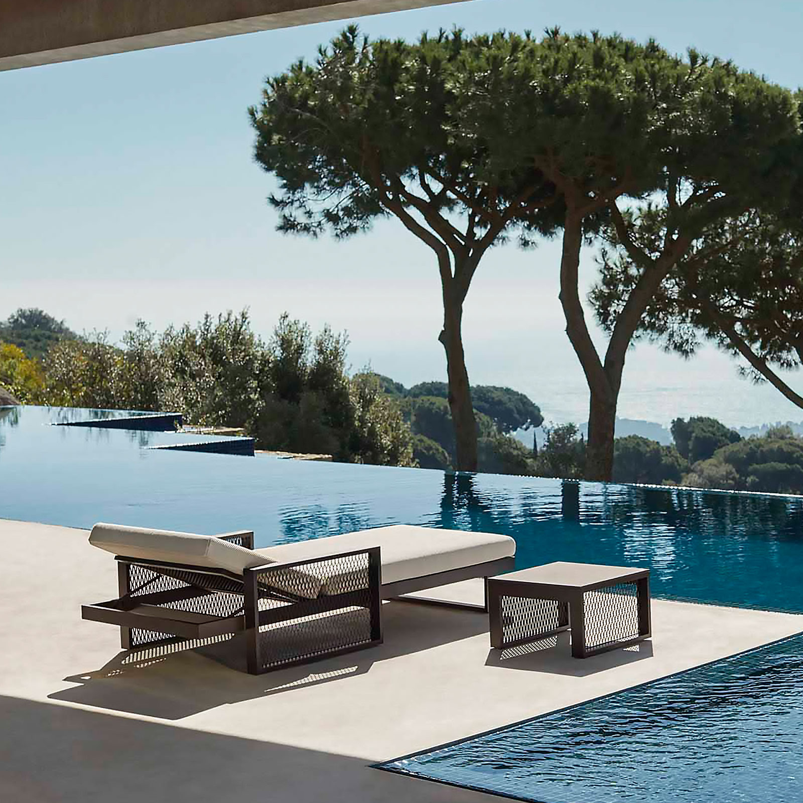 THE FACTORY SUN LOUNGER