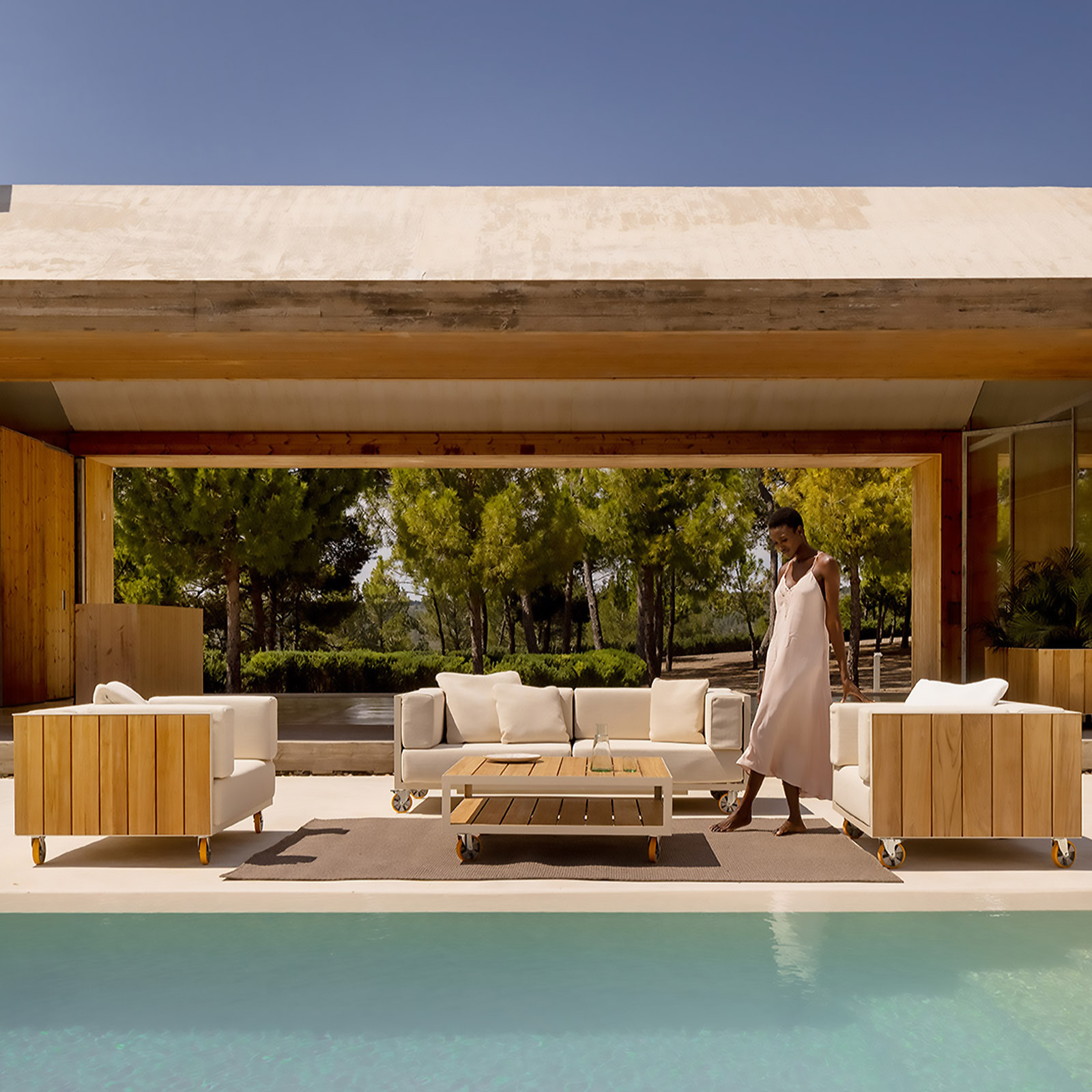 VINEYARD LOUNGE CHAIR