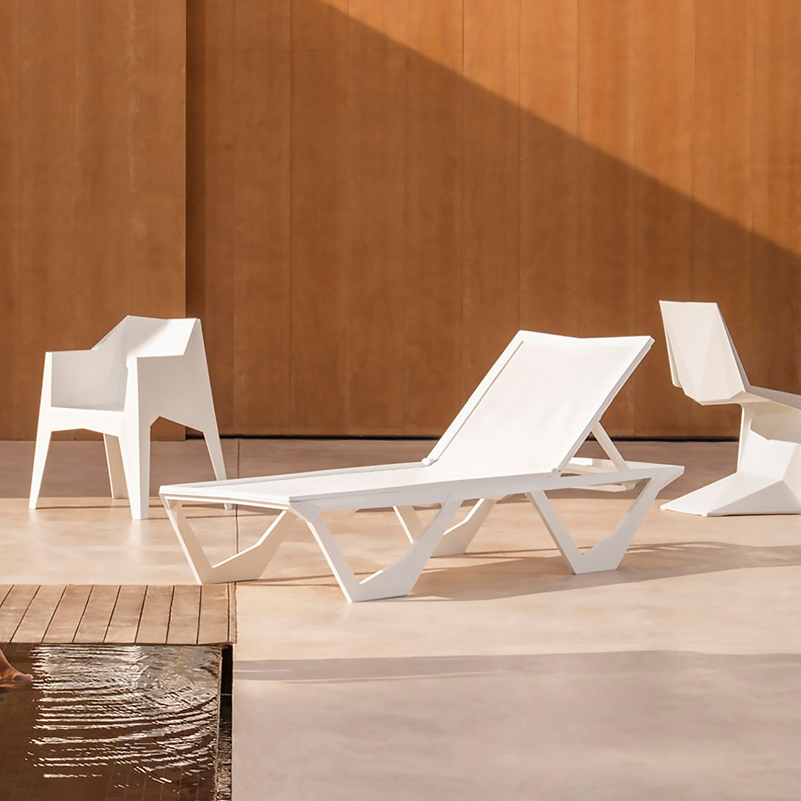 VOXEL SUN CHAISE