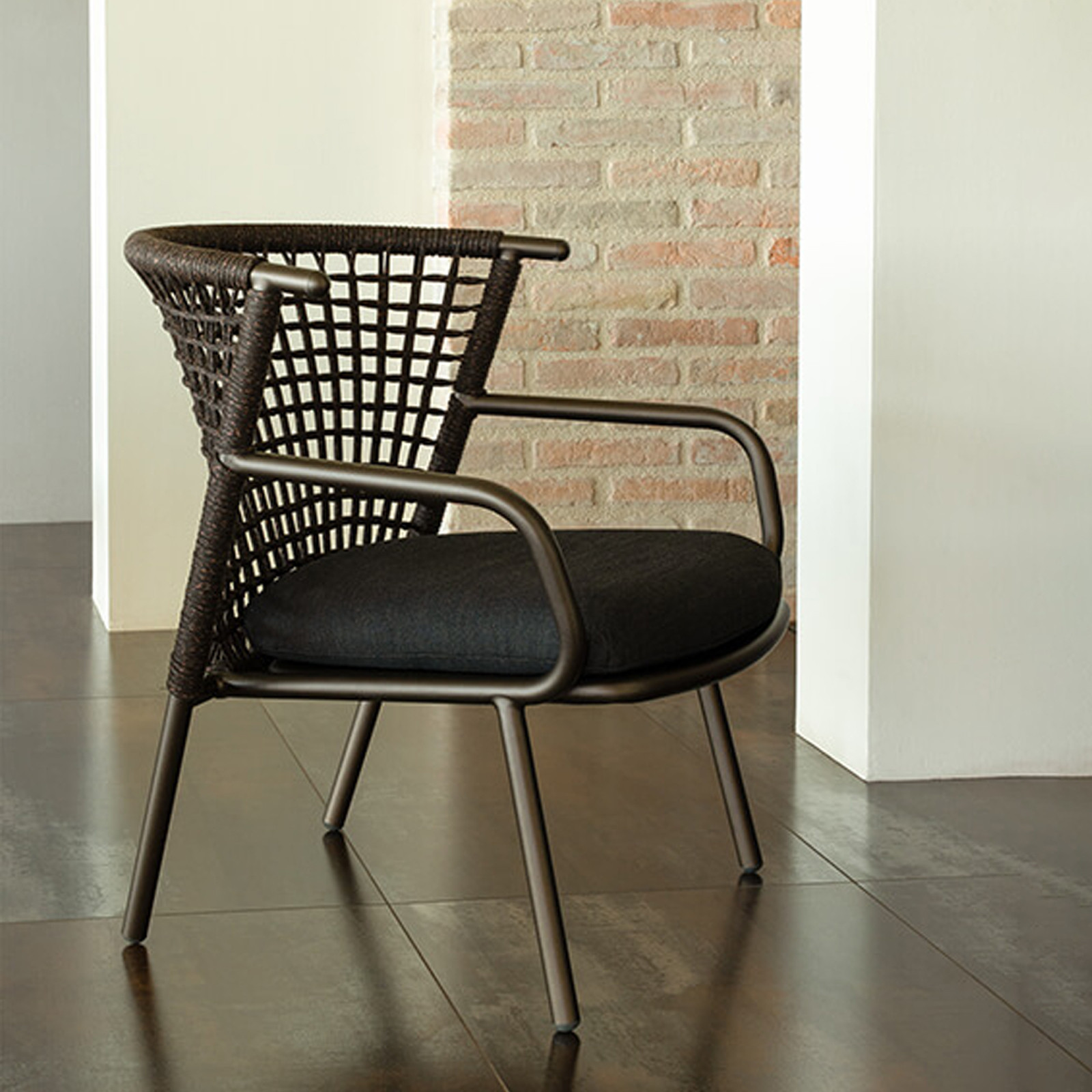NEF LOUNGE CHAIR