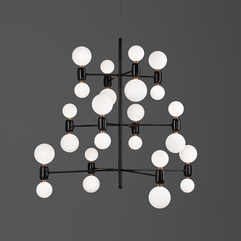 KE-ZU_BLOG_PARACHILNA_WALLPAPER_ABALLS_CHANDELIER