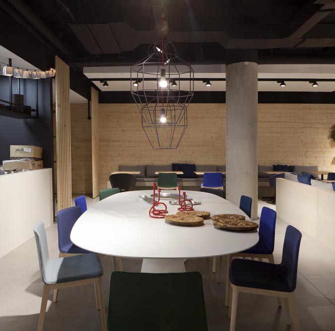 KE-ZU_PROJECTS_Ma Khin Café_Andreu World (30)