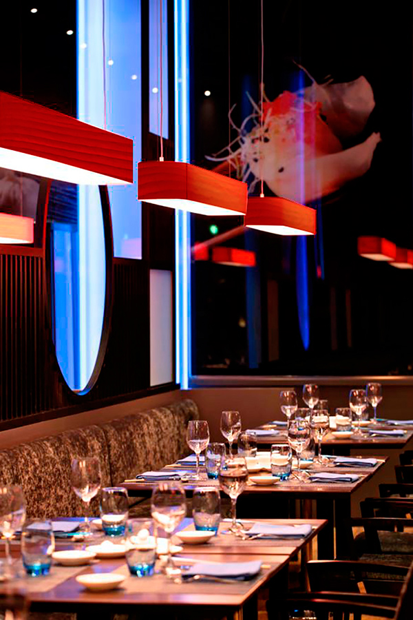 LZF Lamps’ I-Club suspension floor lamp in Tse Yang Dim Sum Club, Spain. Image courtesy LZF Lamps.